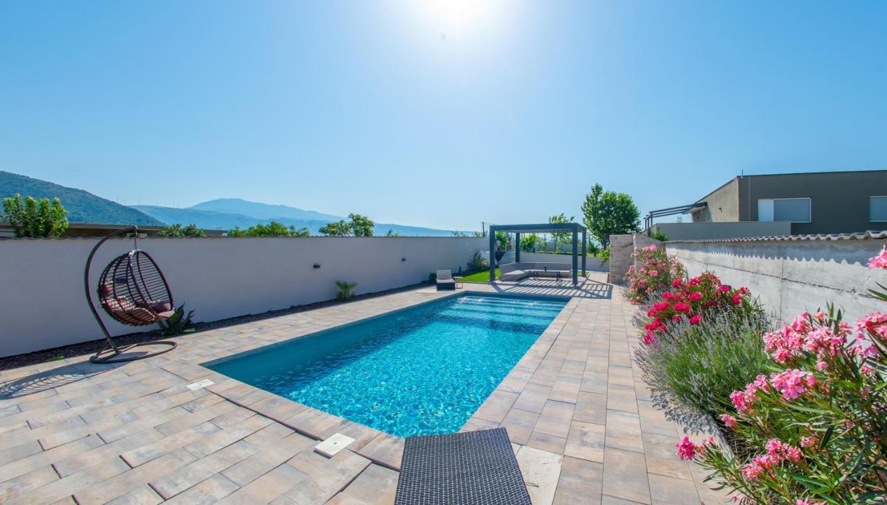 Villa Carpe Diem - With Private Pool Мостар Екстер'єр фото